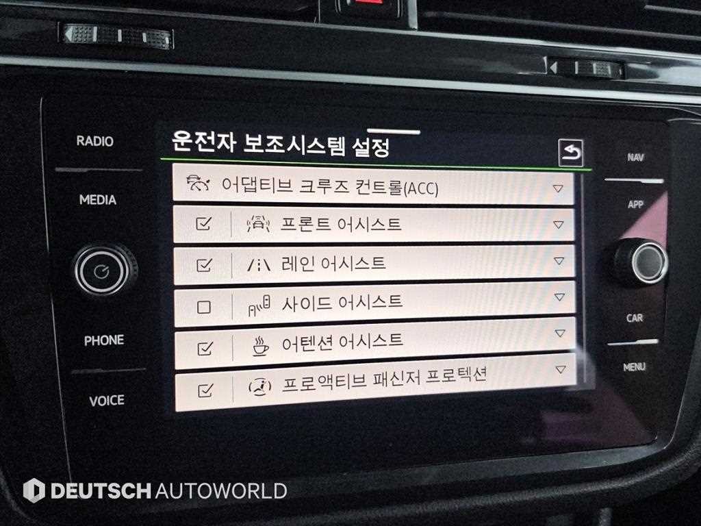 폭스바겐 티구안 티구안(2세대) 2.0 TDI 프리미엄 이미지 17