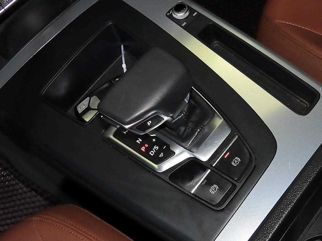 아우디 Q5 Q5 (FY) 45 TFSI 콰트로 프리미엄 스포트백 이미지 12