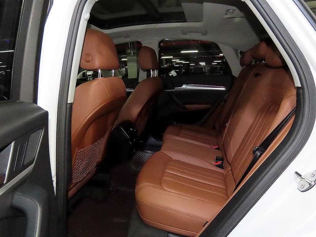 아우디 Q5 Q5 (FY) 45 TFSI 콰트로 프리미엄 스포트백 이미지 7