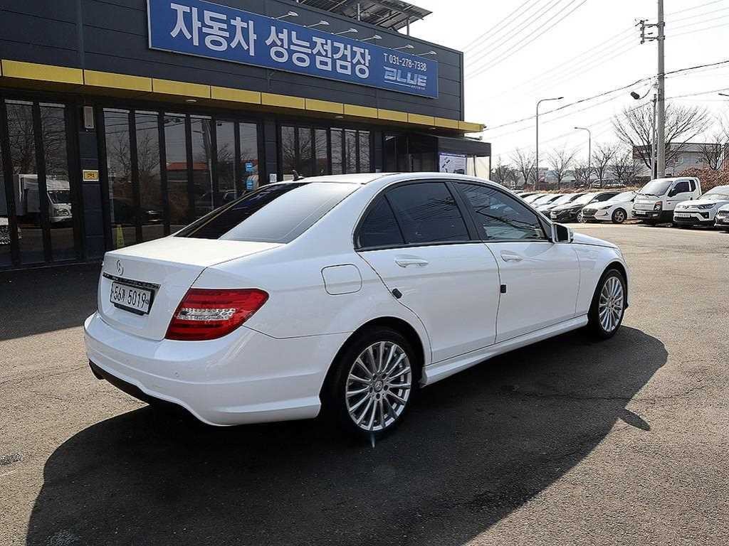 벤츠 C 클래스 C클래스 W204 C200 CGI 이미지 3