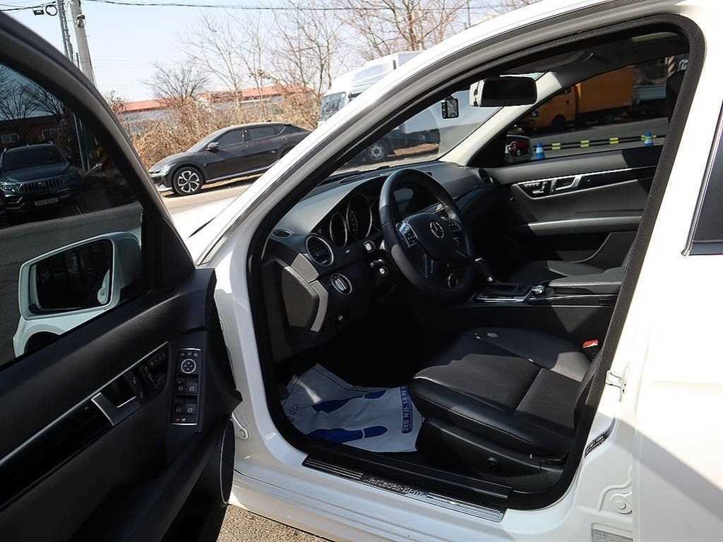벤츠 C 클래스 C클래스 W204 C200 CGI 이미지 6