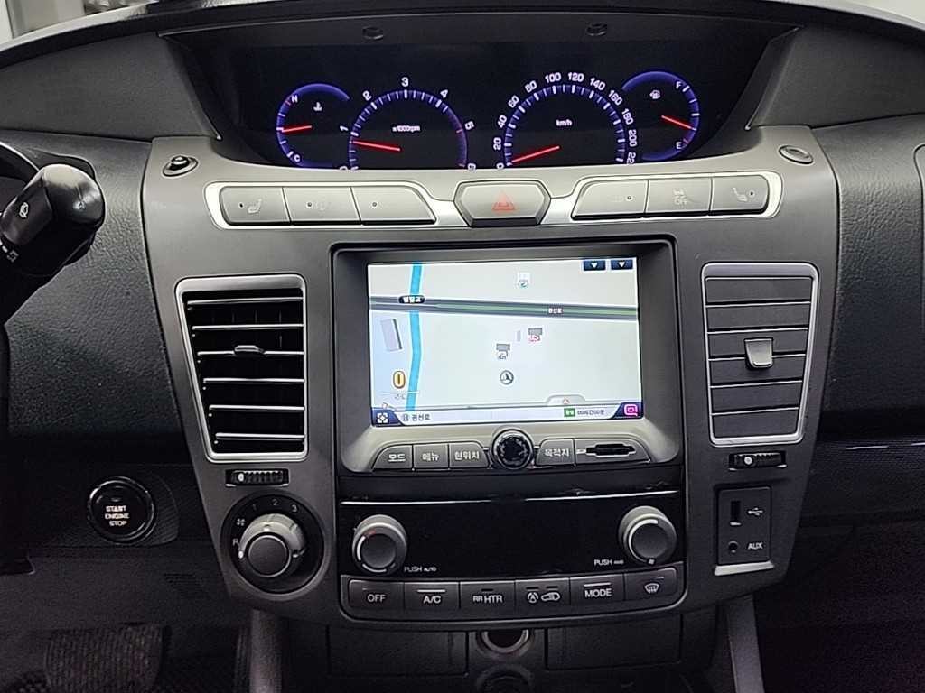 KG모빌리티(쌍용) 코란도 코란도투리스모 4WD GT 11인승 이미지 10