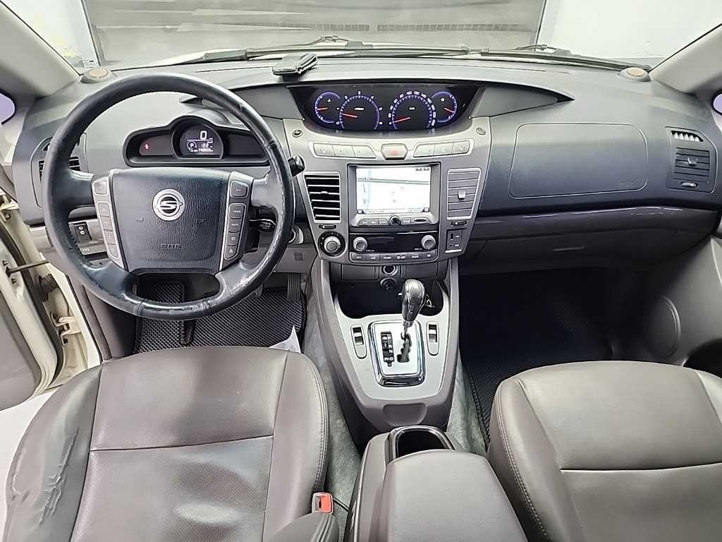 KG모빌리티(쌍용) 코란도 코란도투리스모 4WD GT 11인승 이미지 7