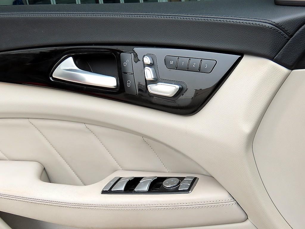 벤츠 CLS 클래스 CLS클래스 W218 CLS 63 AMG 4MATIC 이미지 11