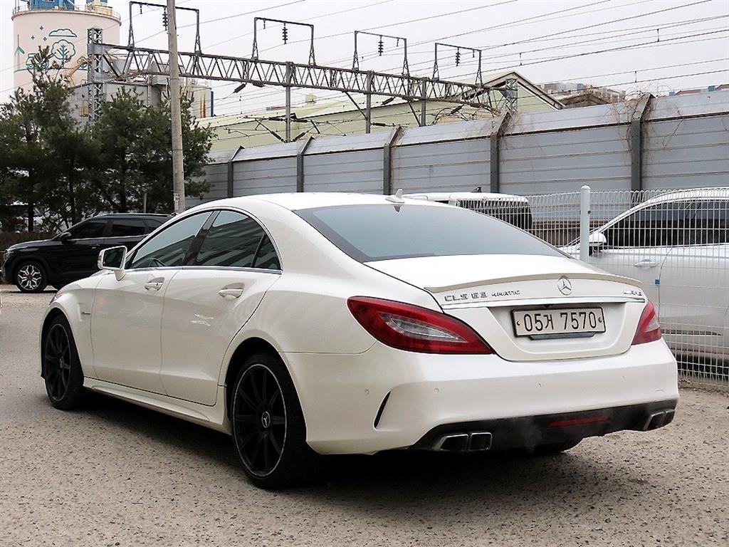 벤츠 CLS 클래스 CLS클래스 W218 CLS 63 AMG 4MATIC 이미지 3