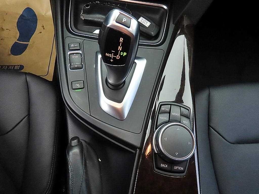 BMW 3시리즈 3시리즈 (F30) 320d 이미지 10