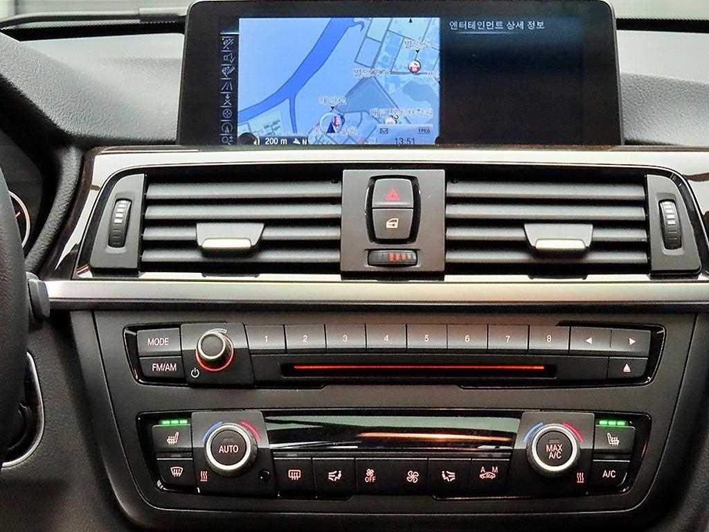 BMW 3시리즈 3시리즈 (F30) 320d 이미지 14