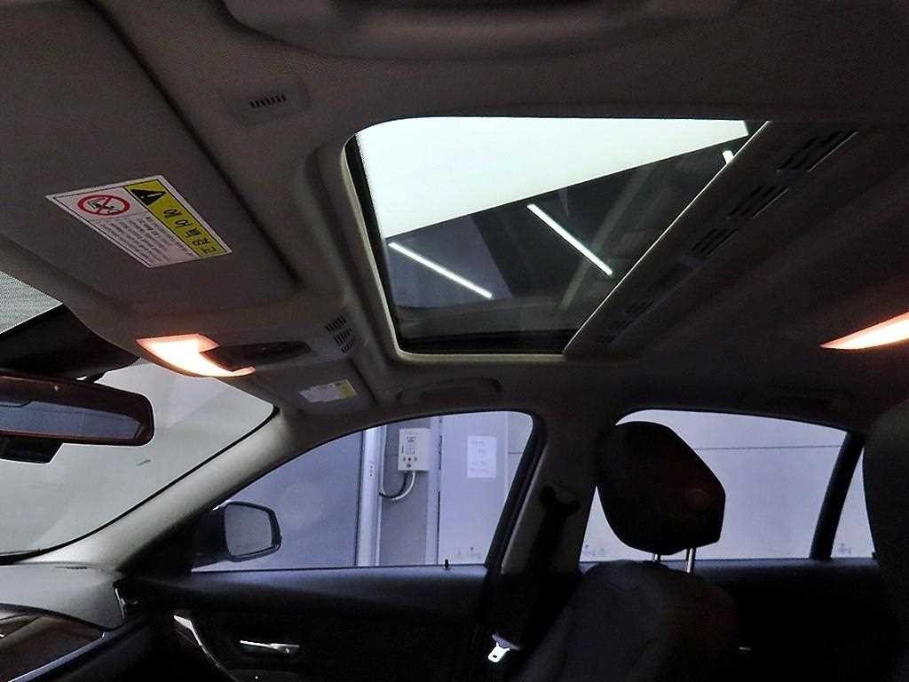 BMW 3시리즈 3시리즈 (F30) 320d 이미지 18