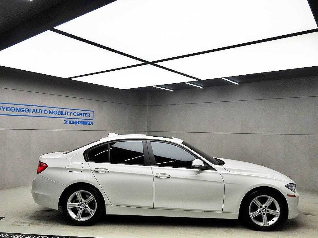 BMW 3시리즈 3시리즈 (F30) 320d 이미지 2