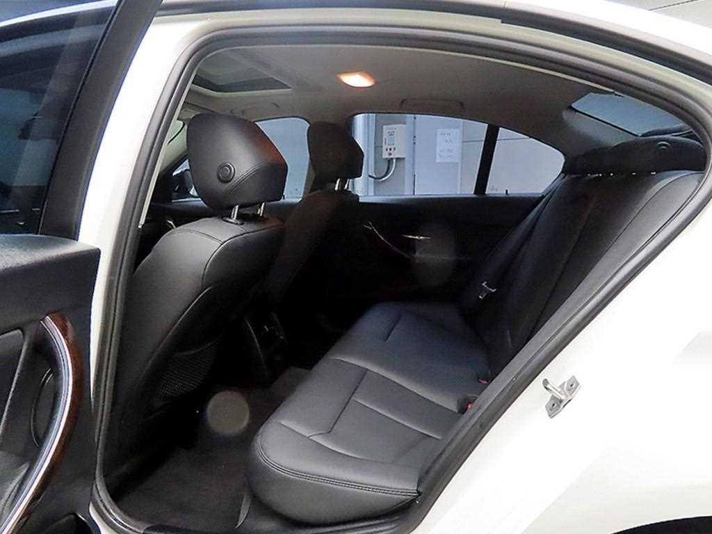 BMW 3시리즈 3시리즈 (F30) 320d 이미지 6