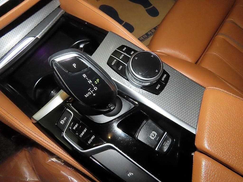 BMW 5시리즈 5시리즈 (G30) 530i xDrive M 스포츠 이미지 12