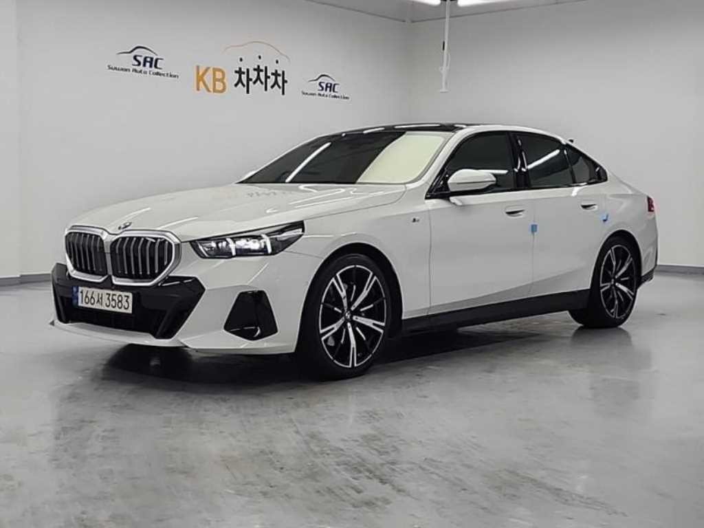 BMW 5시리즈 5시리즈 (G60) 530i xDrive M 스포츠 이미지 1