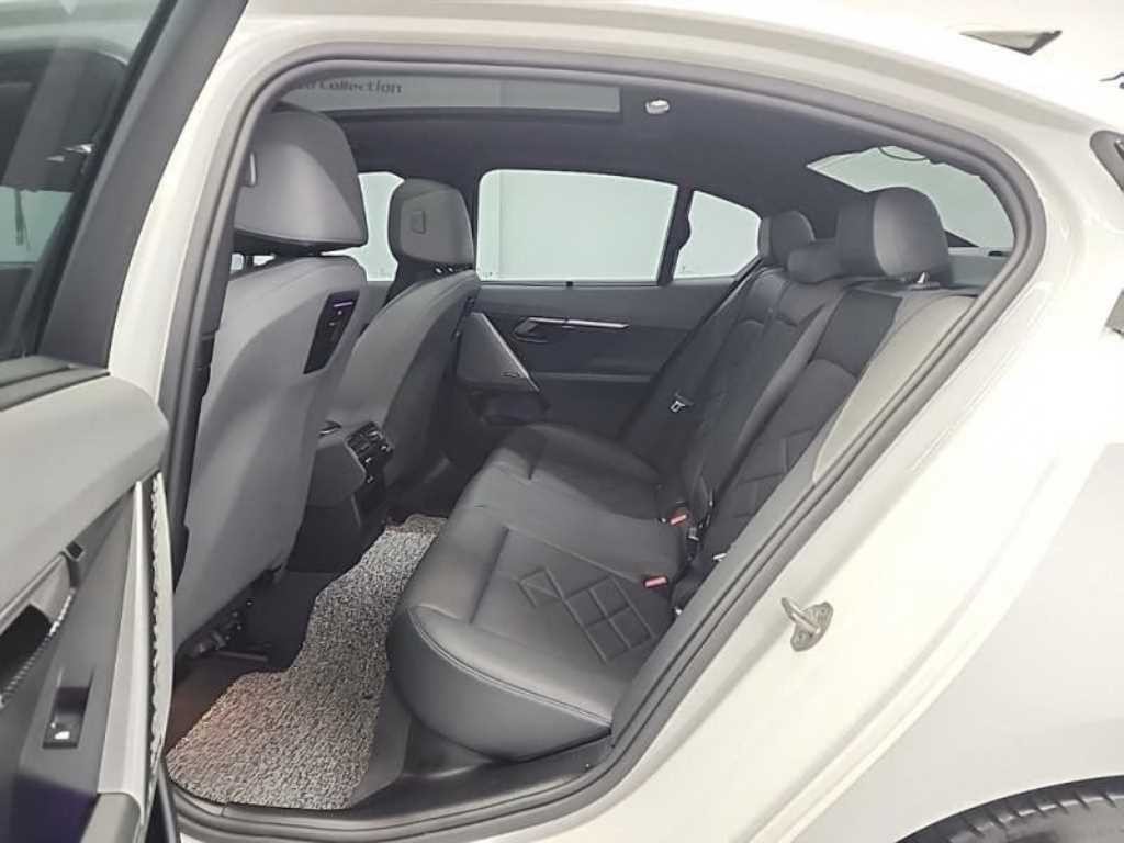 BMW 5시리즈 5시리즈 (G60) 530i xDrive M 스포츠 이미지 11