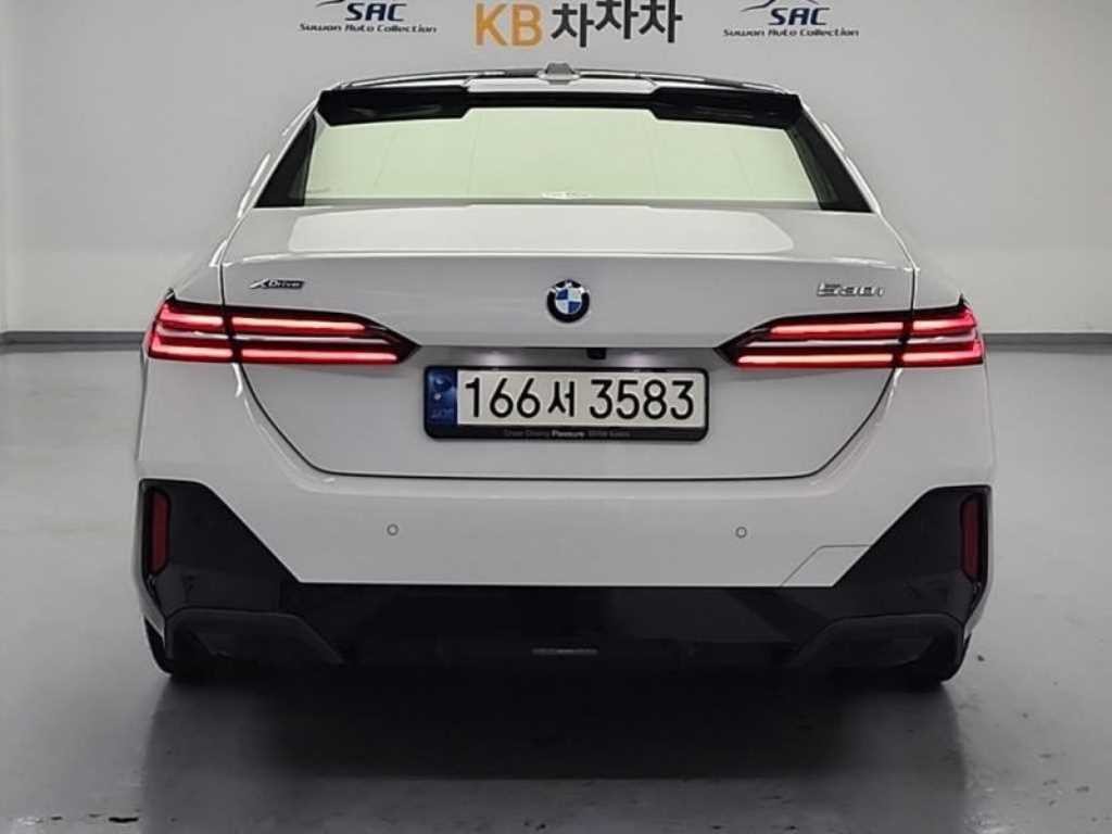 BMW 5시리즈 5시리즈 (G60) 530i xDrive M 스포츠 이미지 3