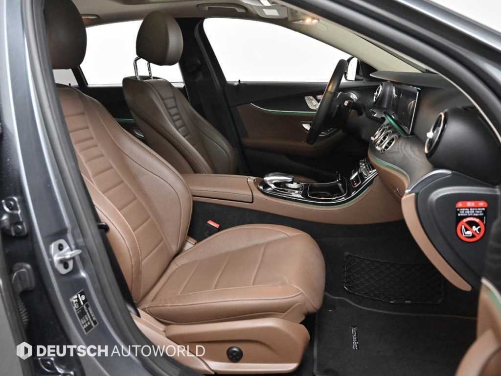 벤츠 E 클래스 E-클래스 W213 E300 4MATIC 아방가르드 이미지 10