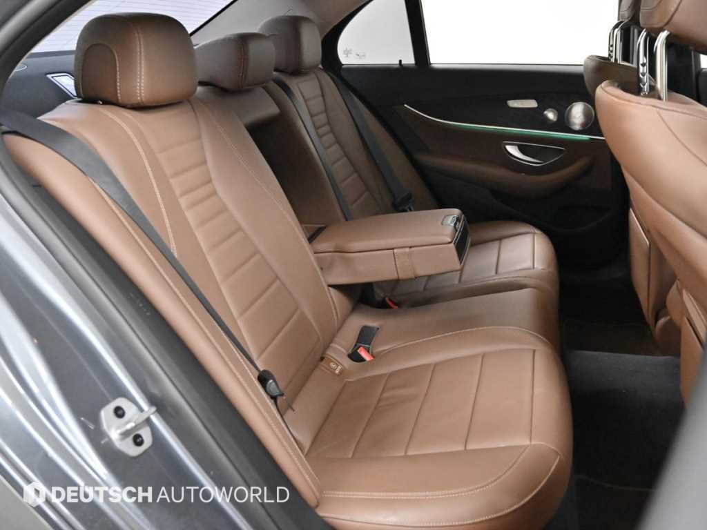 벤츠 E 클래스 E-클래스 W213 E300 4MATIC 아방가르드 이미지 12