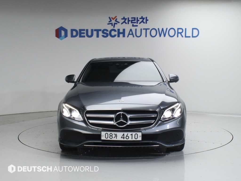 벤츠 E 클래스 E-클래스 W213 E300 4MATIC 아방가르드 이미지 3