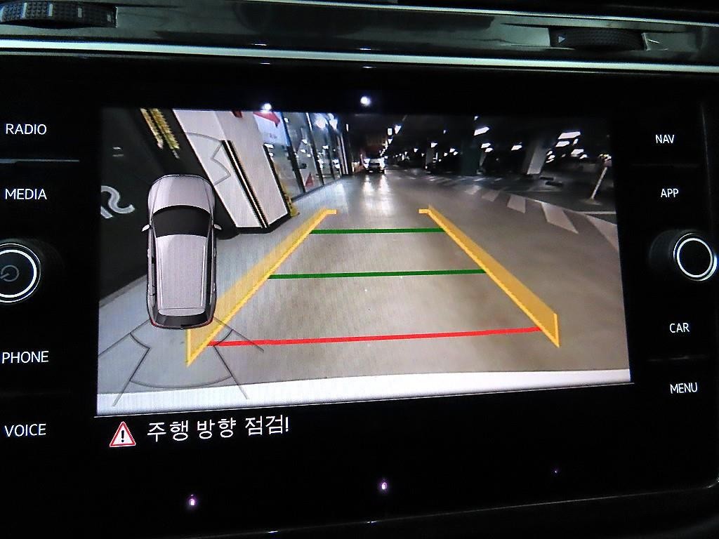 폭스바겐 티구안 티구안(2세대) 2.0 TDI 프리미엄 이미지 14