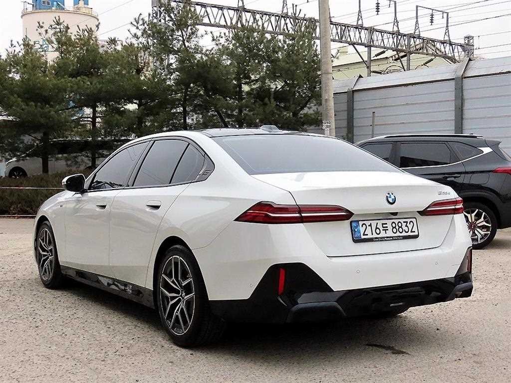 BMW 5시리즈 5시리즈 (G60) 523d M 스포츠 이미지 3
