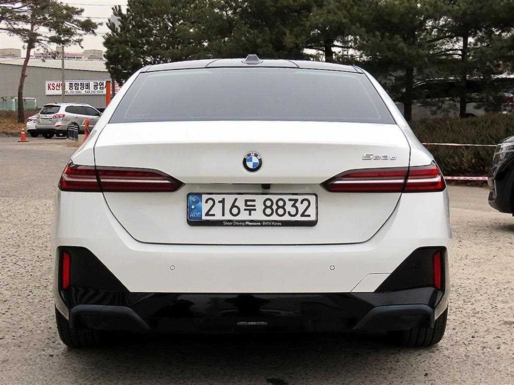 BMW 5시리즈 5시리즈 (G60) 523d M 스포츠 이미지 4