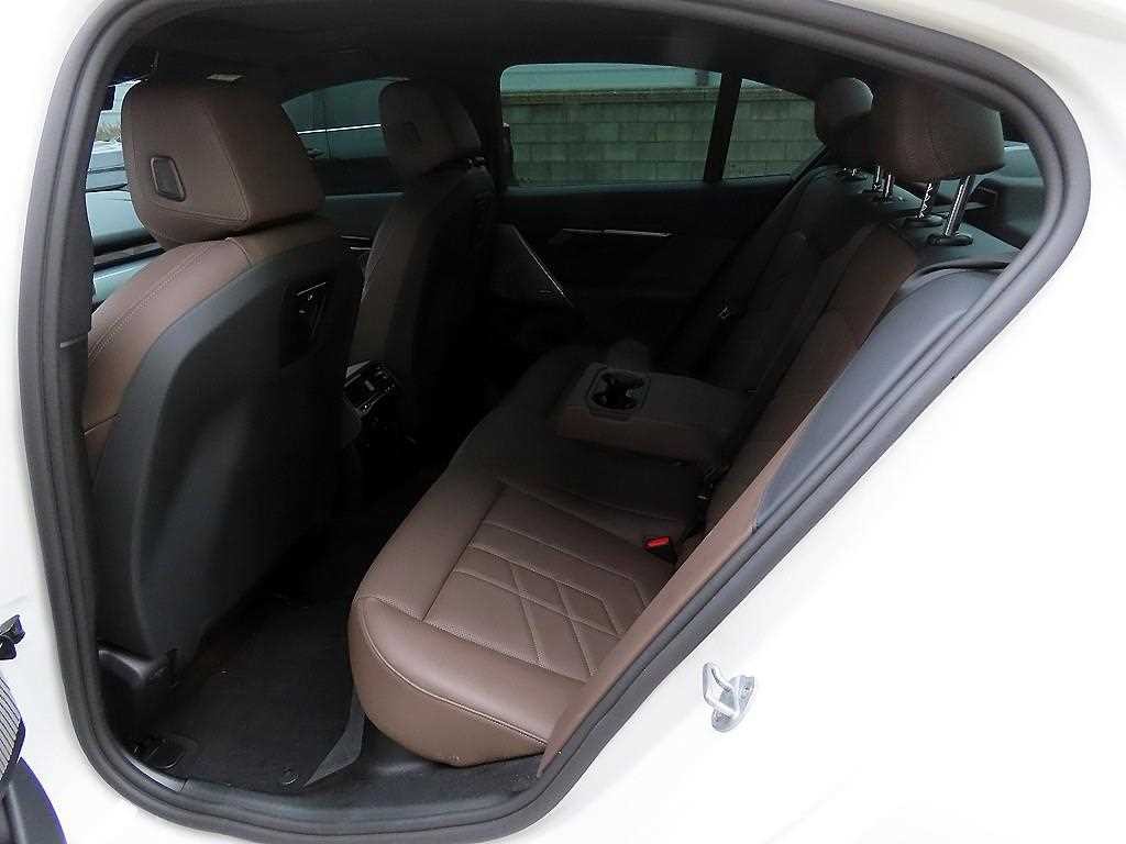 BMW 5시리즈 5시리즈 (G60) 523d M 스포츠 이미지 6