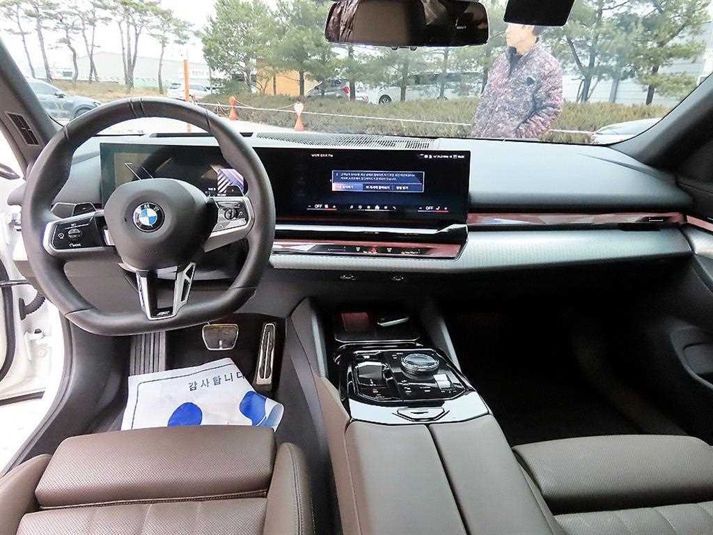 BMW 5시리즈 5시리즈 (G60) 523d M 스포츠 이미지 7