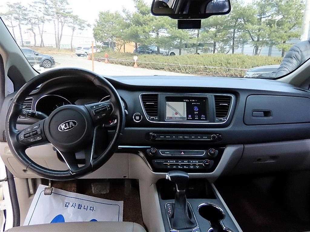 기아 카니발 더 뉴 카니발 디젤 9인승 럭셔리 이미지 8