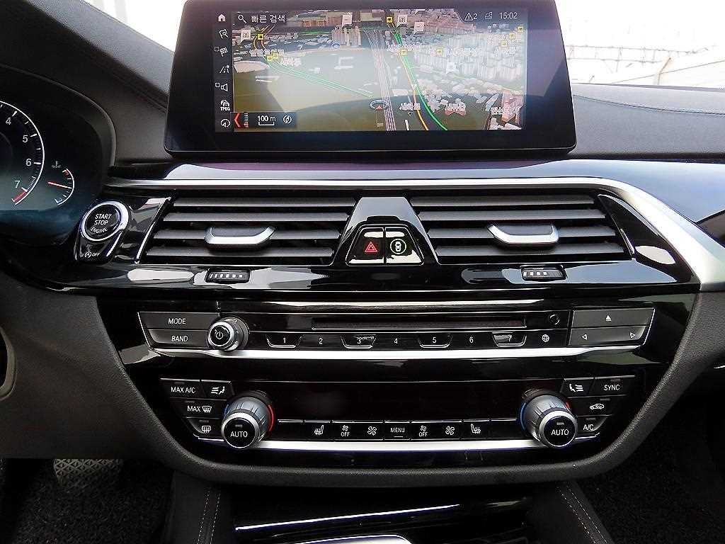 BMW 5시리즈 5시리즈 (G30) 520i 럭셔리 이미지 13