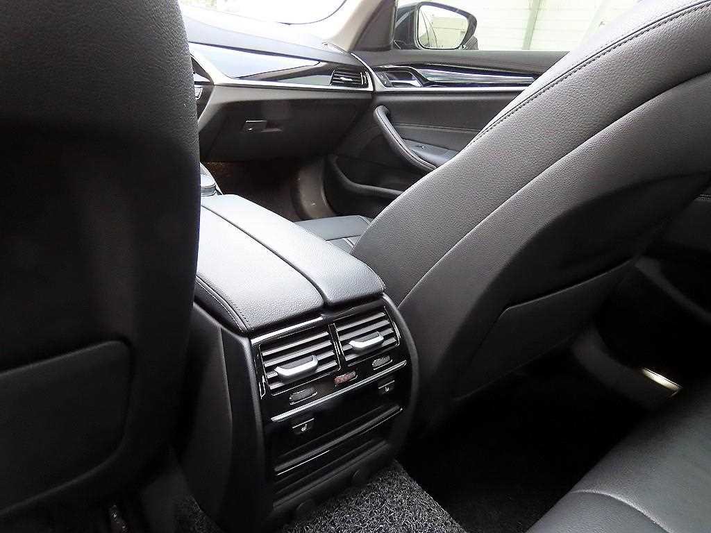 BMW 5시리즈 5시리즈 (G30) 520i 럭셔리 이미지 16