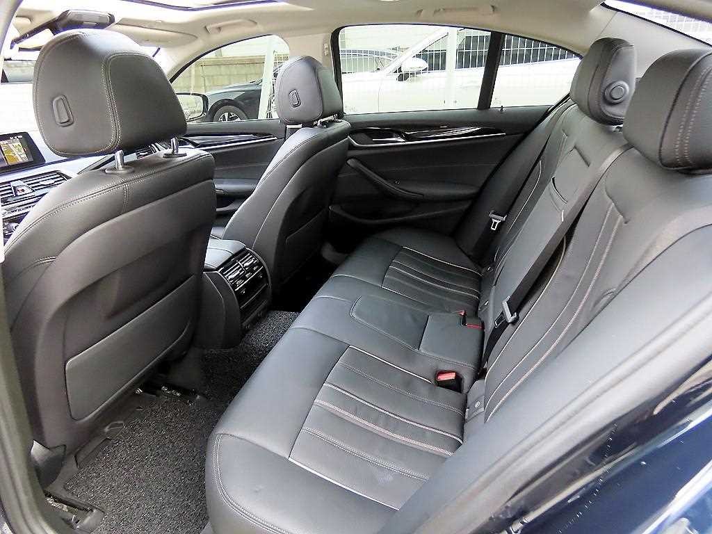 BMW 5시리즈 5시리즈 (G30) 520i 럭셔리 이미지 6