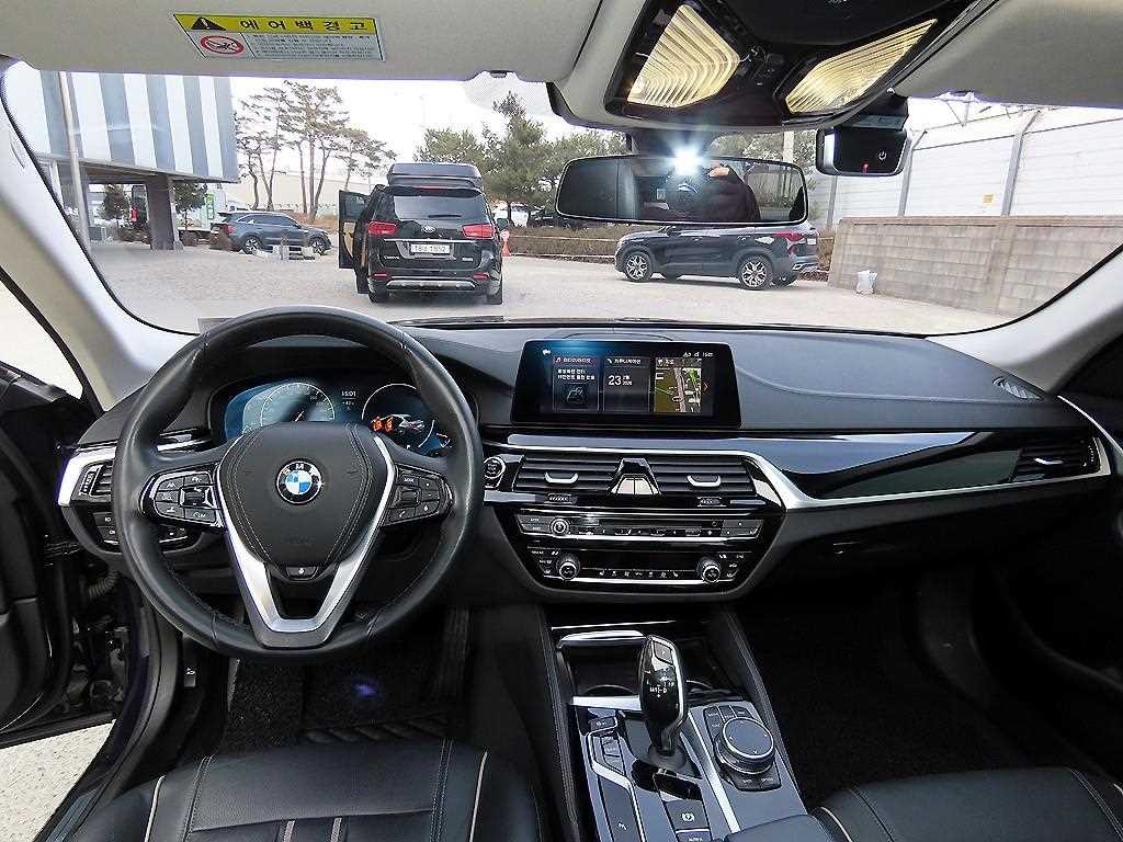 BMW 5시리즈 5시리즈 (G30) 520i 럭셔리 이미지 7
