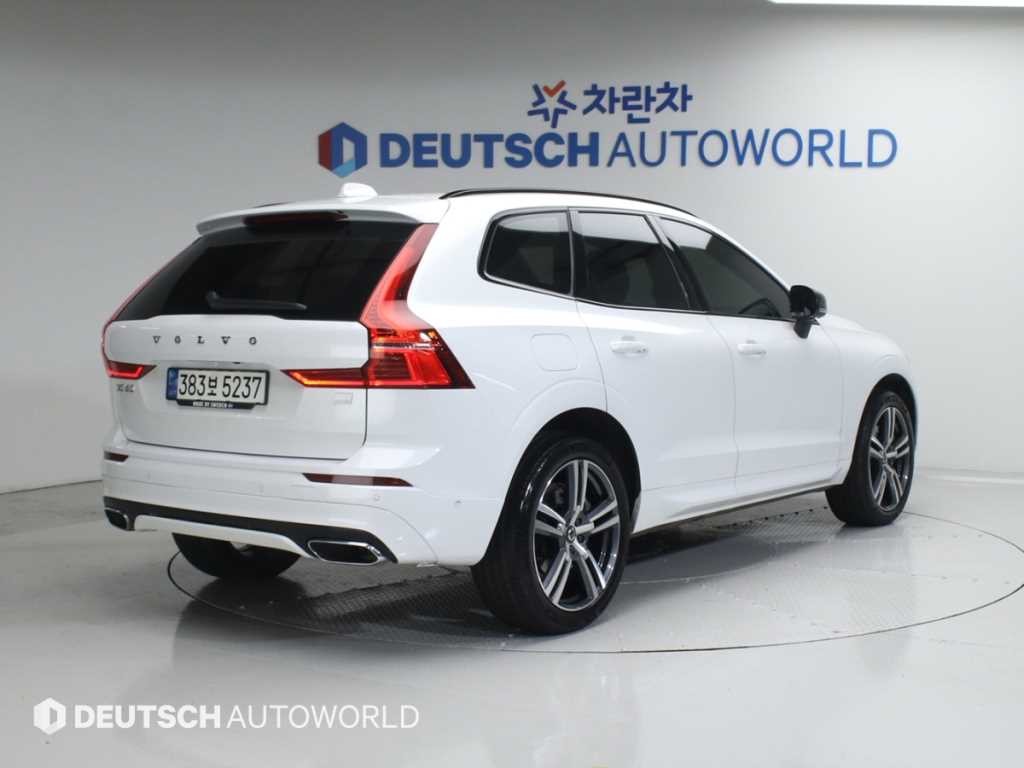 볼보 XC60 XC60(2세대) T8 AWD R-디자인 이미지 2