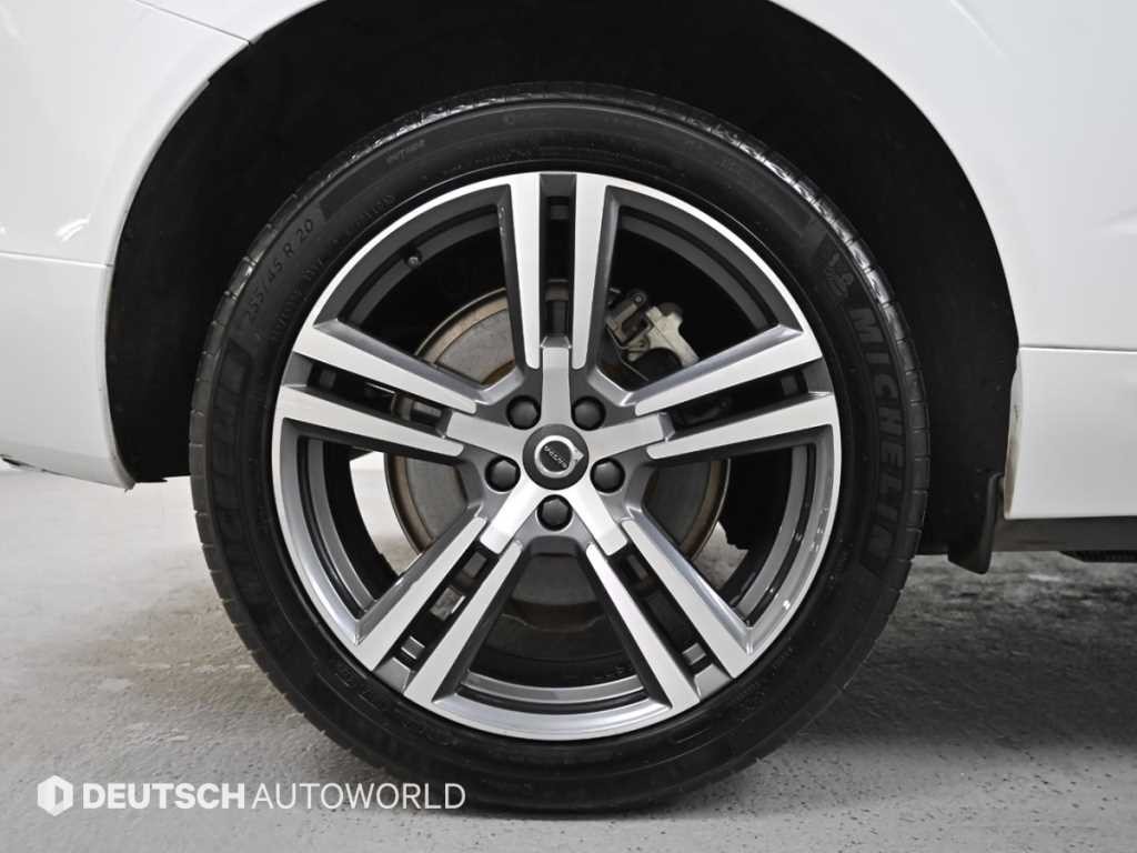 볼보 XC60 XC60(2세대) T8 AWD R-디자인 이미지 5
