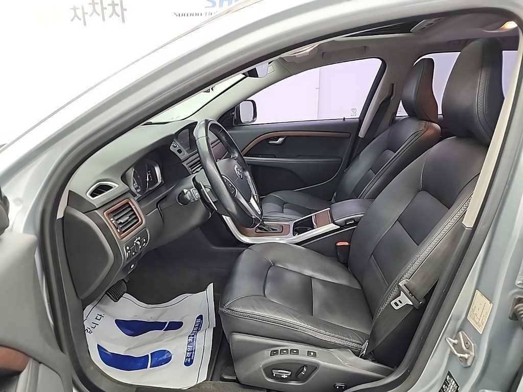 볼보 XC70 D4 이미지 11