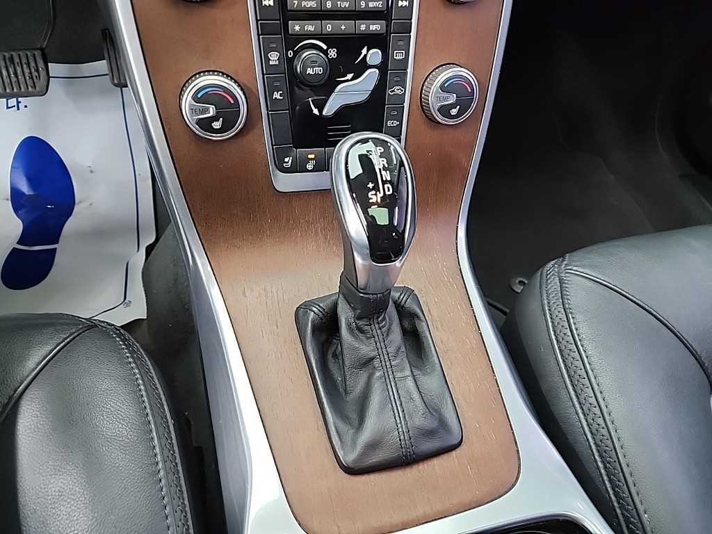 볼보 XC70 D4 이미지 8