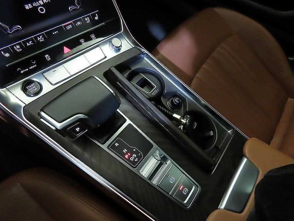 아우디 A6 A6 (C8) 45 TFSI 콰트로 프리미엄 이미지 12