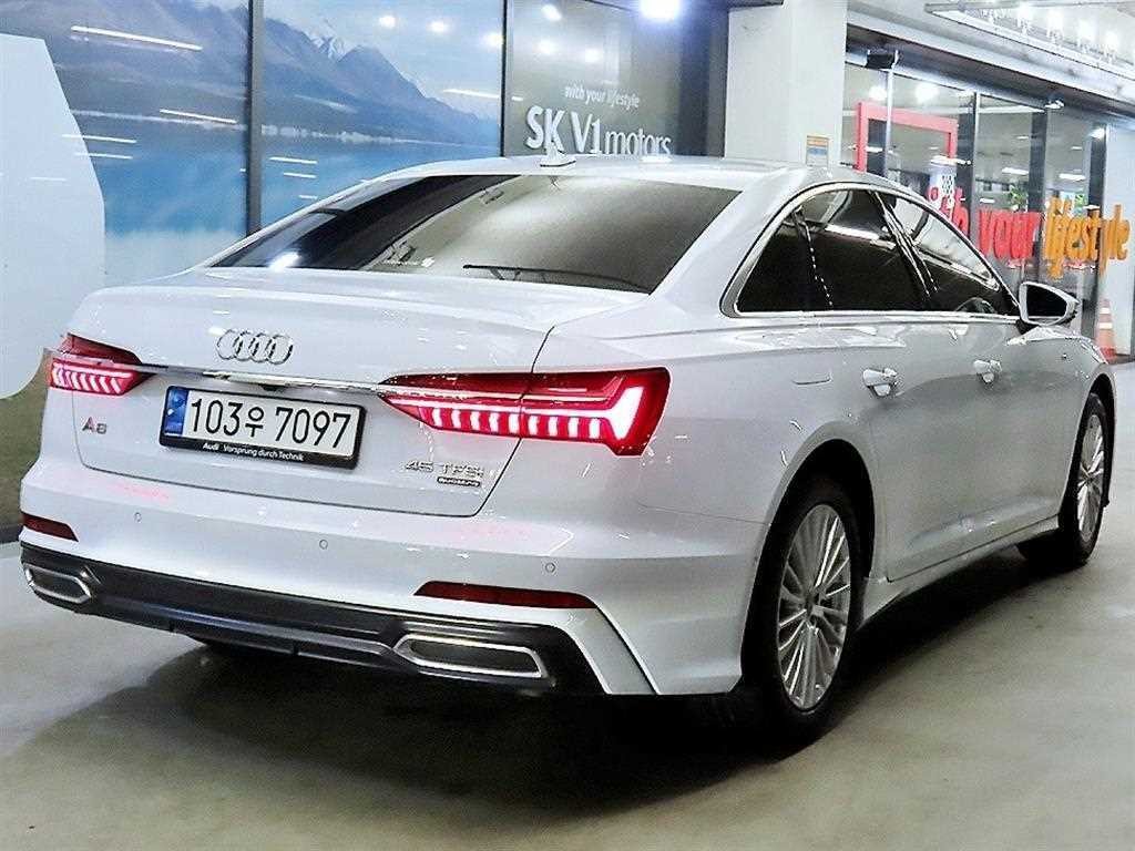 아우디 A6 A6 (C8) 45 TFSI 콰트로 프리미엄 이미지 4