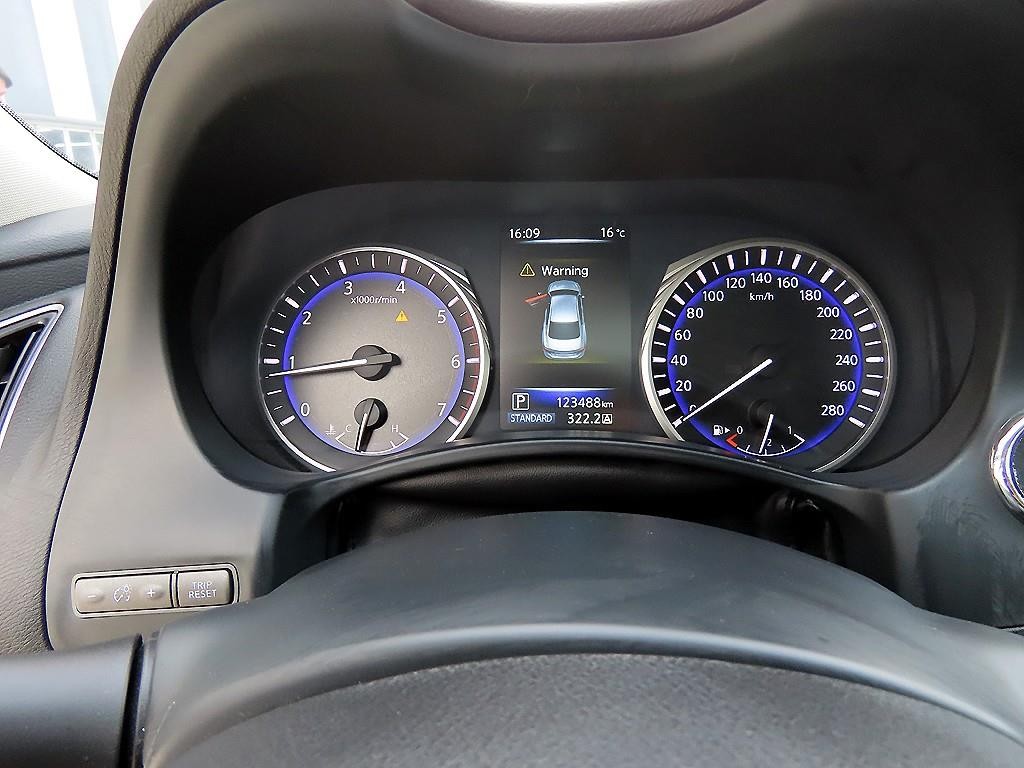 인피니티 Q Q50 2.2D 프리미엄 이미지 9