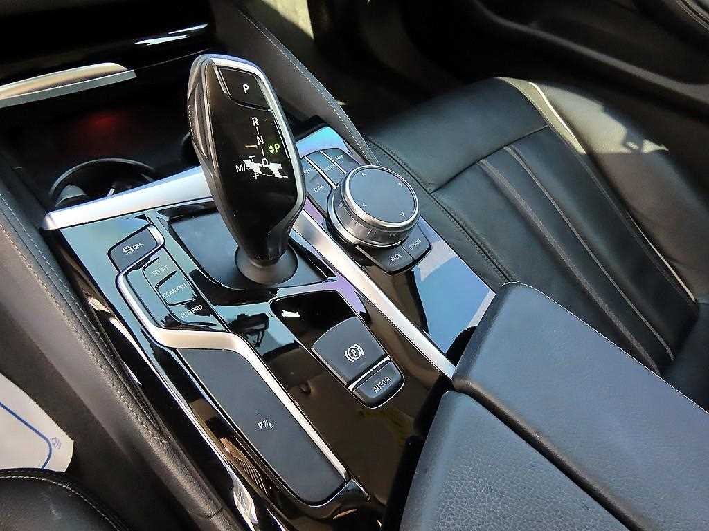 BMW 5시리즈 5시리즈 (G30) 520d 럭셔리 스페셜 에디션 이미지 11