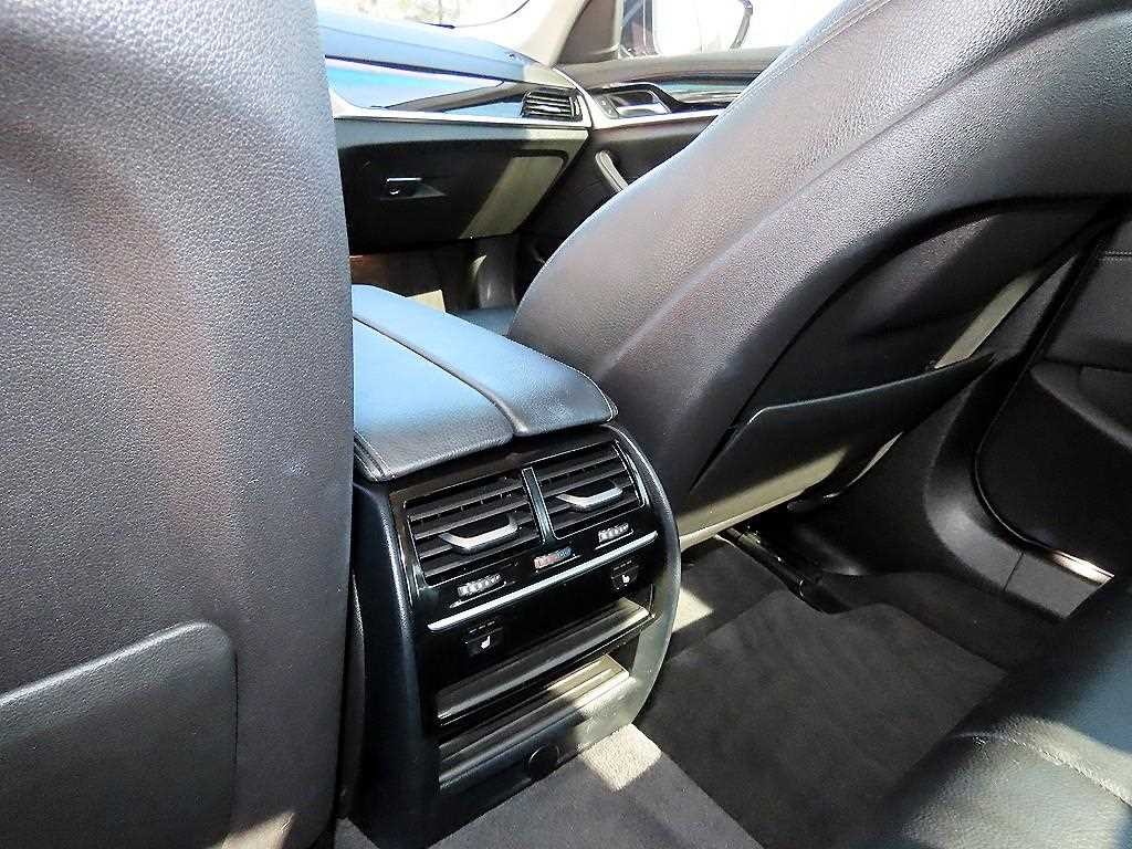 BMW 5시리즈 5시리즈 (G30) 520d 럭셔리 스페셜 에디션 이미지 16