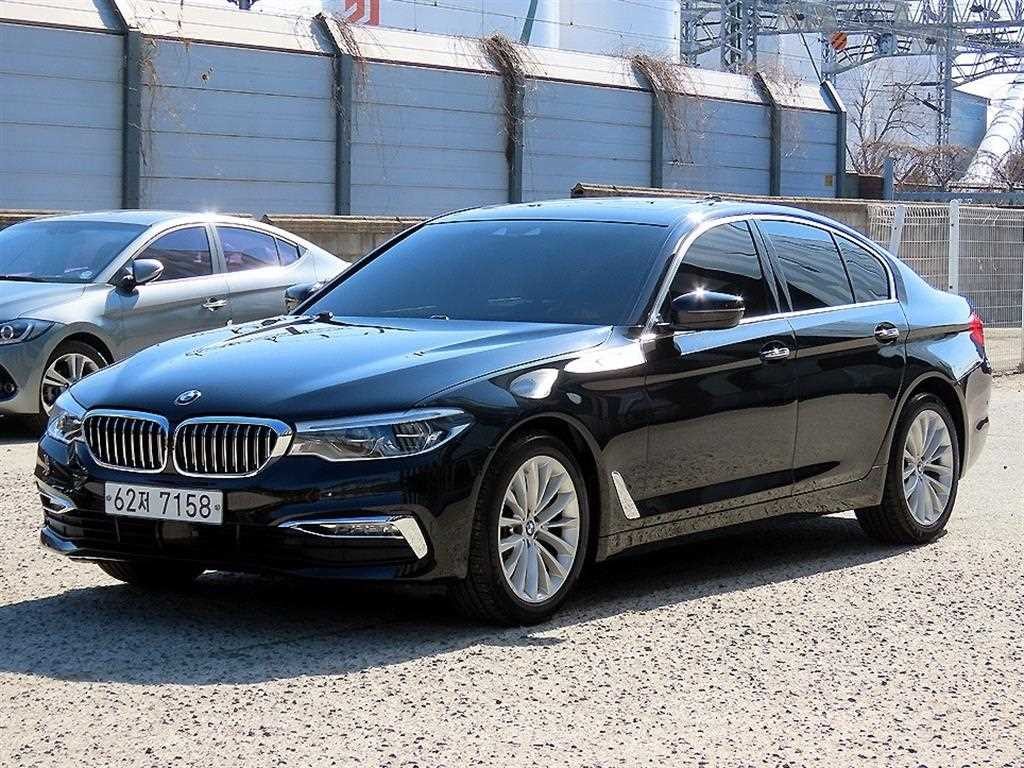 BMW 5시리즈 5시리즈 (G30) 520d 럭셔리 스페셜 에디션 이미지 2