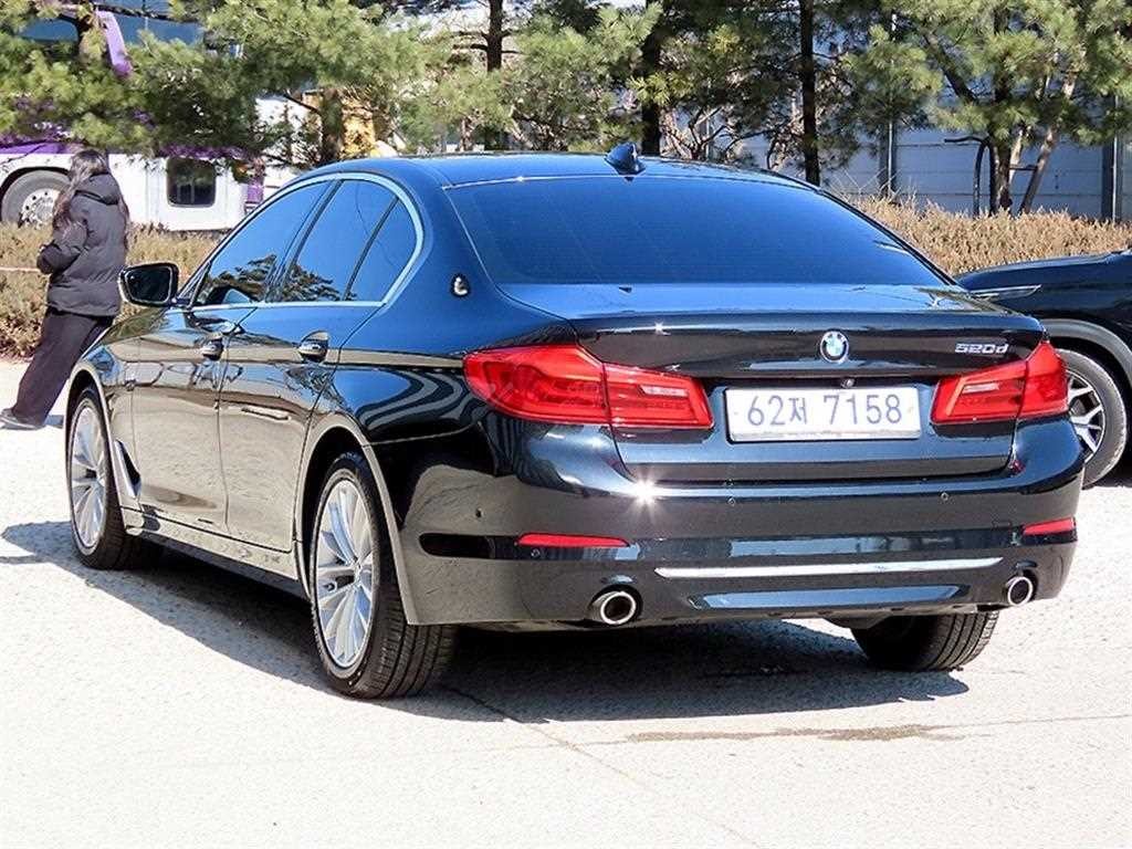 BMW 5시리즈 5시리즈 (G30) 520d 럭셔리 스페셜 에디션 이미지 3