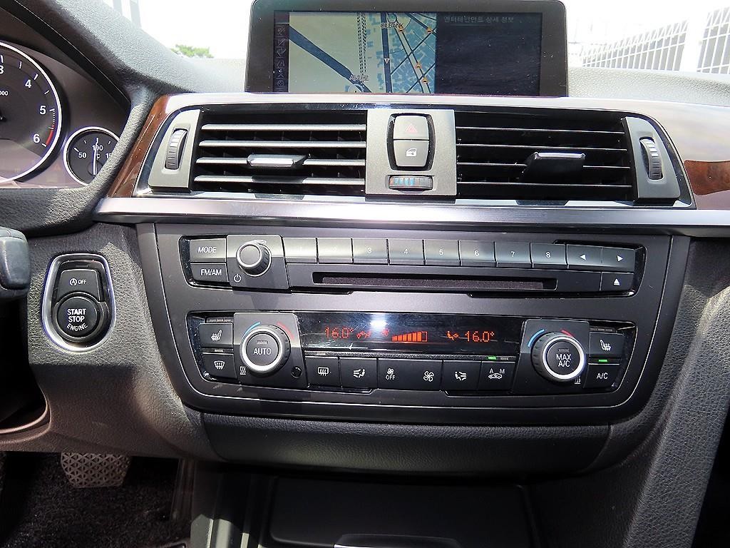 BMW 3시리즈 3시리즈 (F30) 320d xDrive 이미지 13