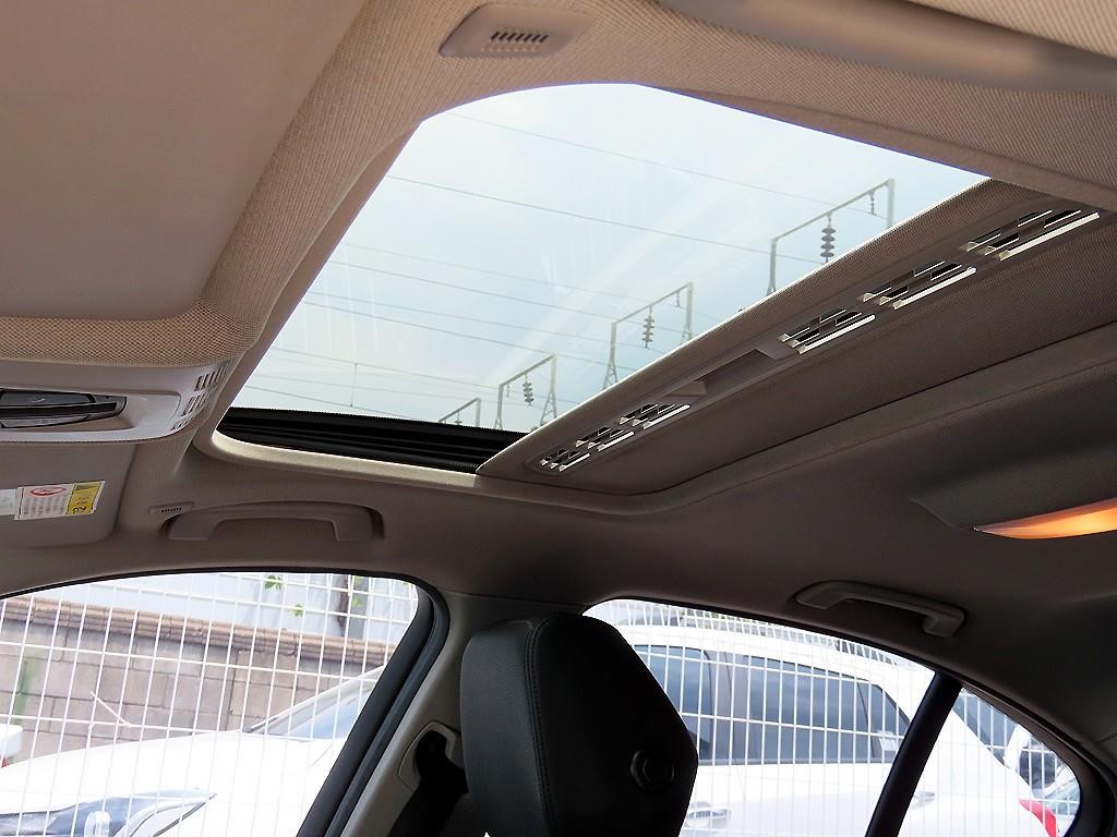 BMW 3시리즈 3시리즈 (F30) 320d xDrive 이미지 18