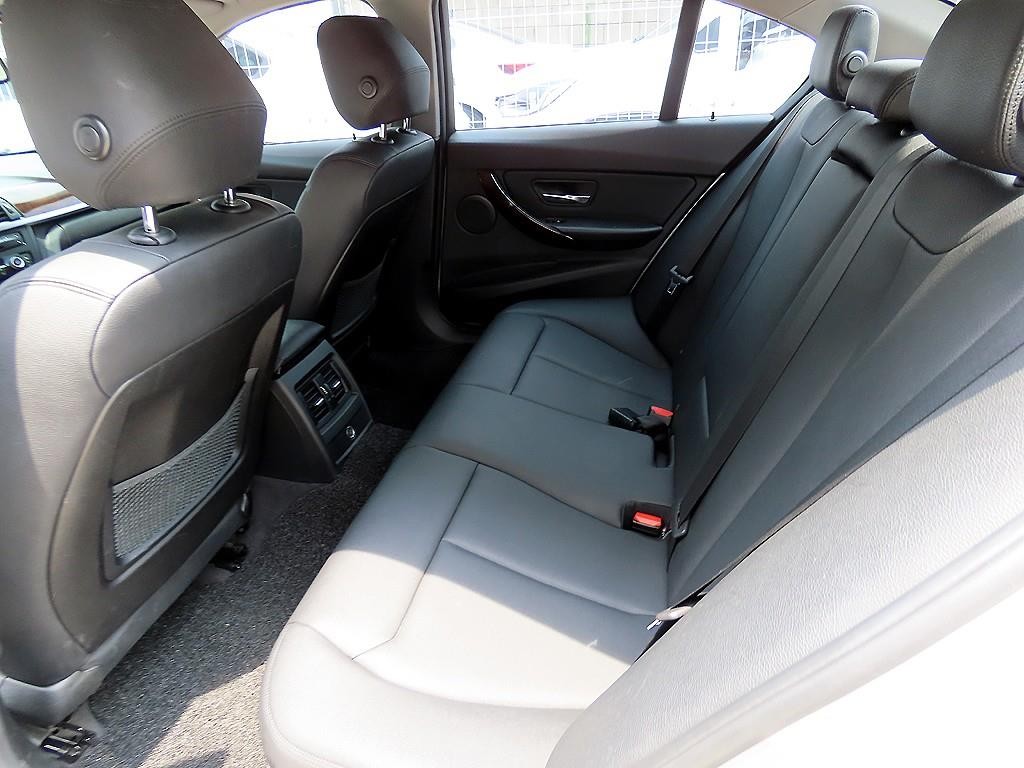 BMW 3시리즈 3시리즈 (F30) 320d xDrive 이미지 6
