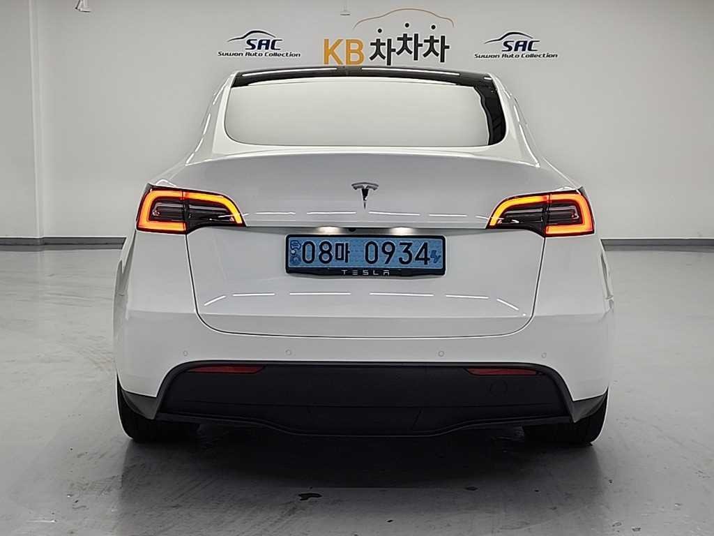 테슬라 모델 Y 스탠다드 레인지 이미지 3
