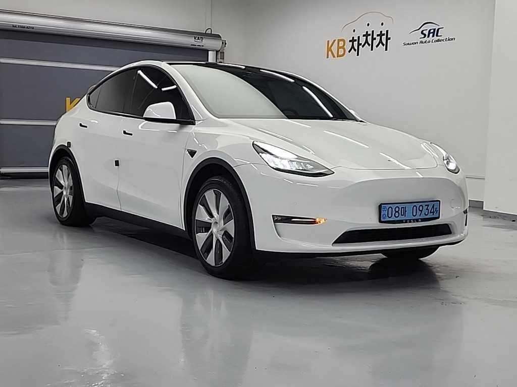 테슬라 모델 Y 스탠다드 레인지 이미지 4