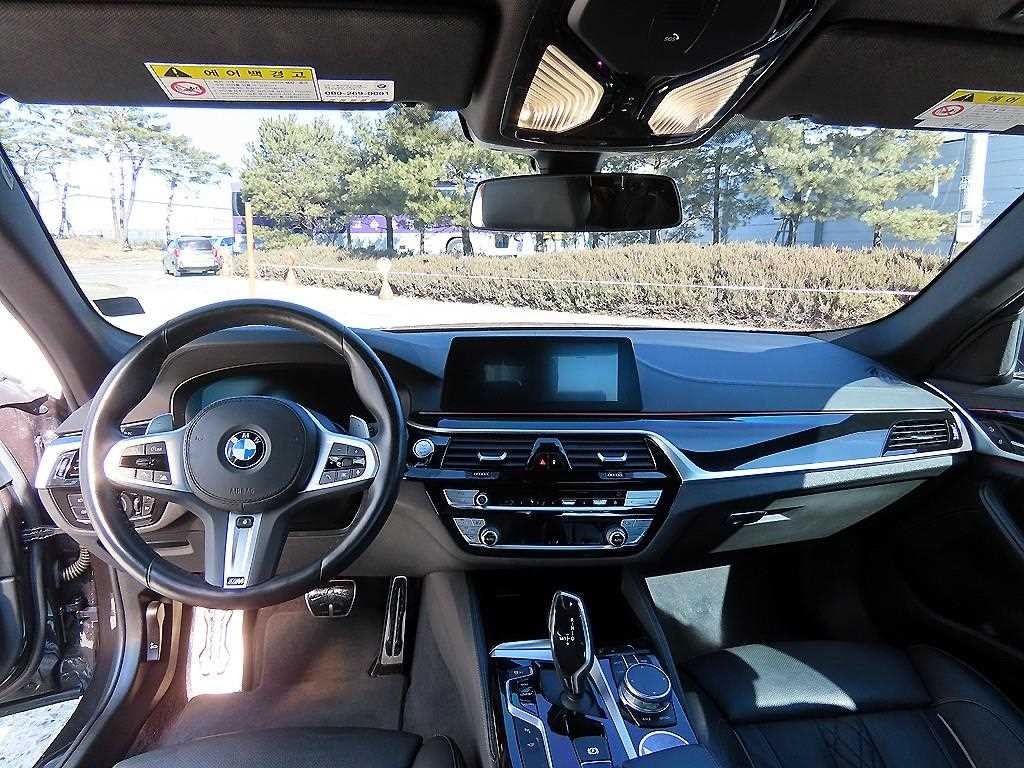 BMW 5시리즈 5시리즈 (G30) 530i M 스포츠 플러스 이미지 7