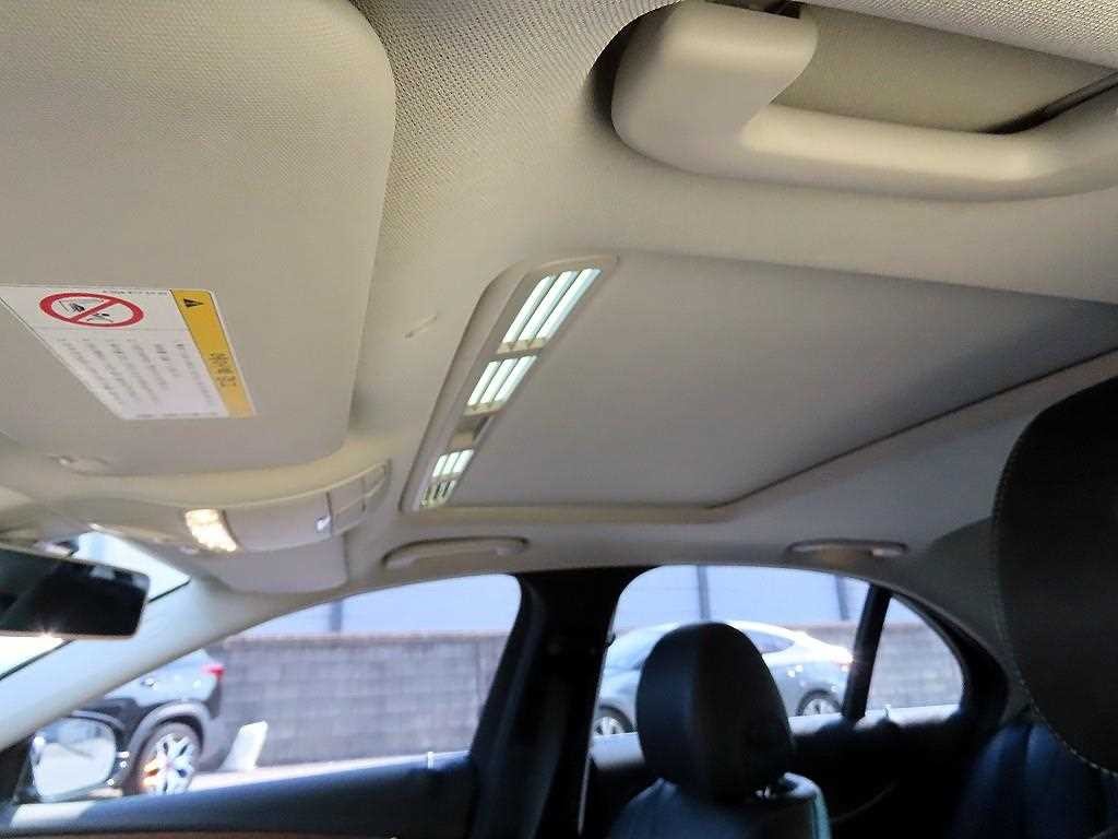 벤츠 E 클래스 E-클래스 W213 E300 4MATIC 익스클루시브 이미지 16