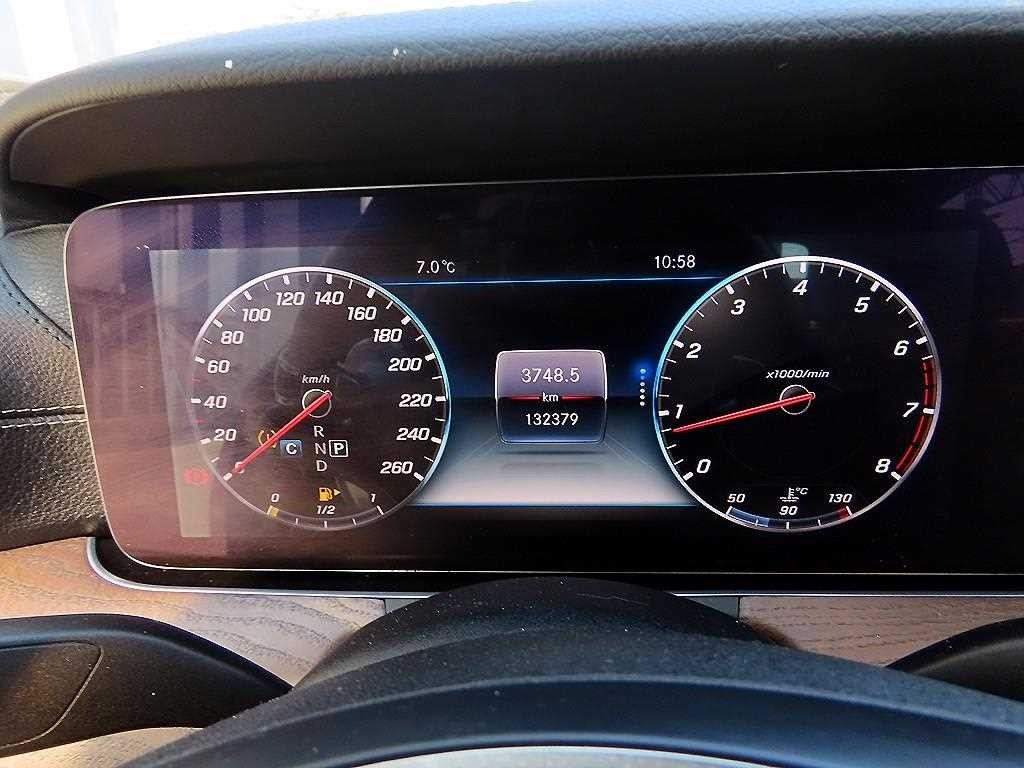 벤츠 E 클래스 E-클래스 W213 E300 4MATIC 익스클루시브 이미지 9